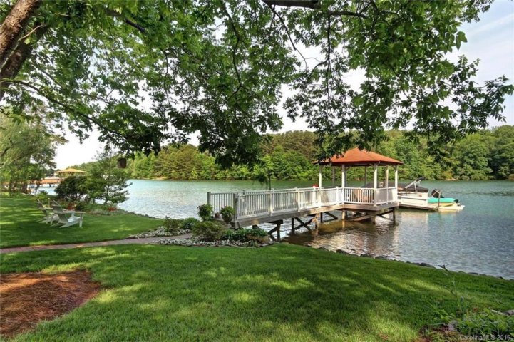 19309 Yachtman Drive sold home in Yachtman Shores, Cornelius, NC