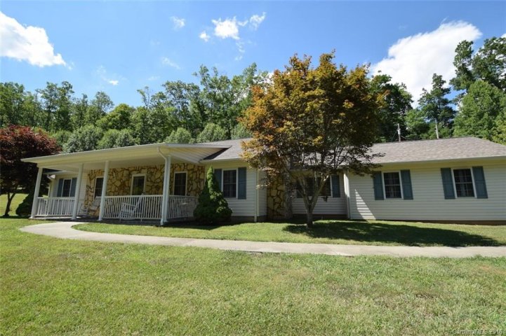 782 Hickory Springs Road sold home in Cherry Hollow, Burnsville, NC