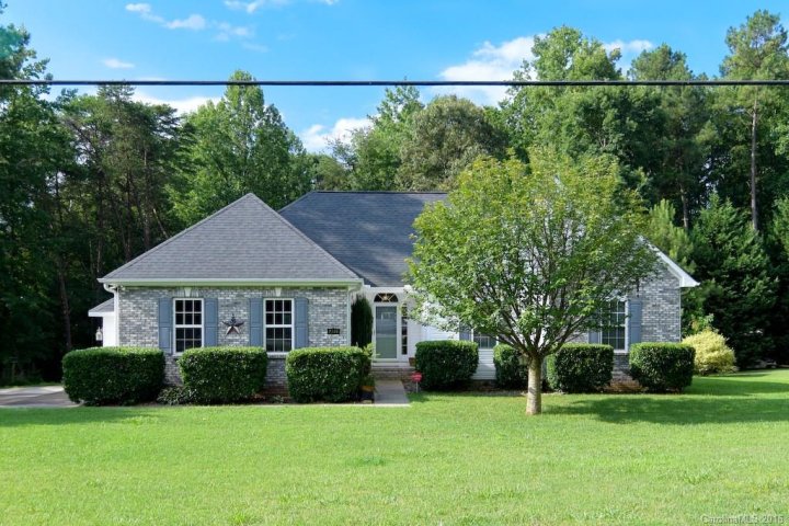 7318 Pine Ridge Drive sold home in Sandpiper Bay, Denver, NC