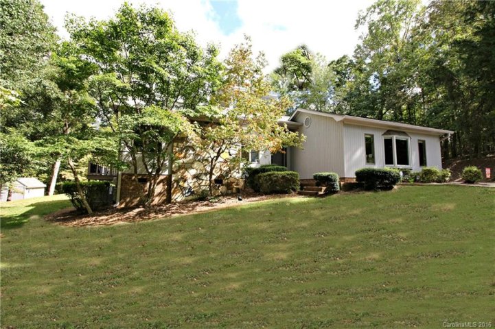 5115 Club View Drive sold home in Phoenix Hills, Concord, NC