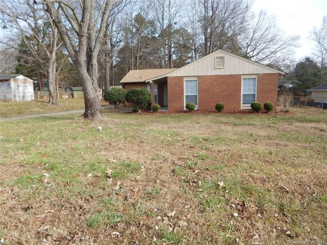 6406 Farmstead Drive sold home in Eastwoods, Charlotte, NC