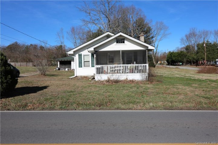 1028 Shepherd Street sold home in Barker Heights, Hendersonville, NC