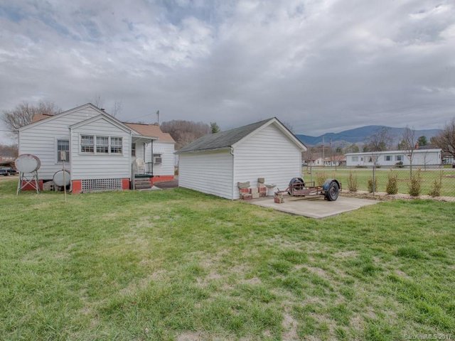 550 Camelot Drive sold home in Brookwood, Waynesville, NC