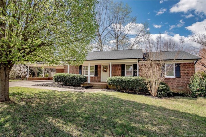 703 Sunridge Drive sold home in Eastridge, Lincolnton, NC