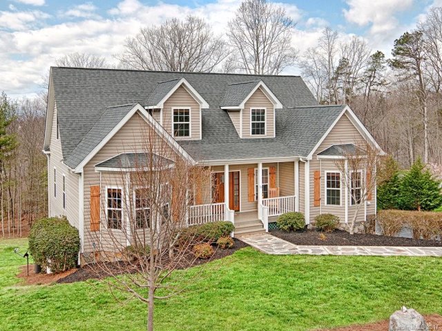 19 Briar Ridge Drive sold home in Briar Ridge, Fairview, NC