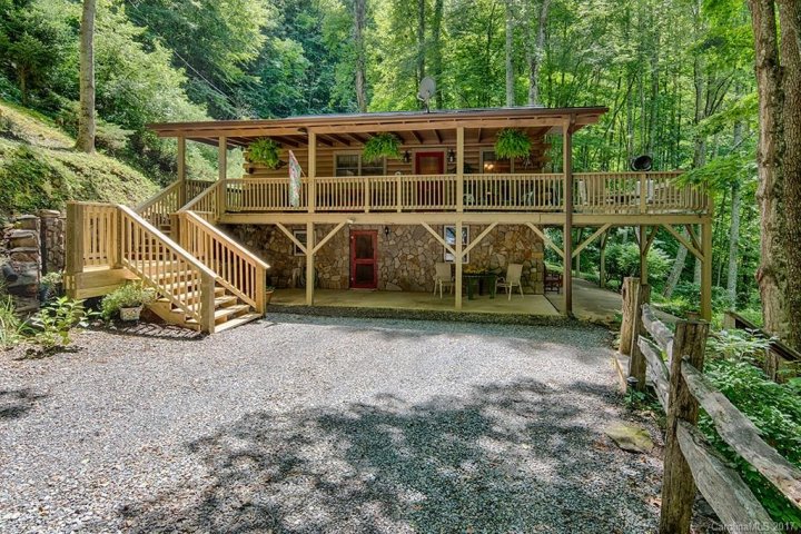 10 Zenith Drive sold home in Heath Peak, Waynesville, NC