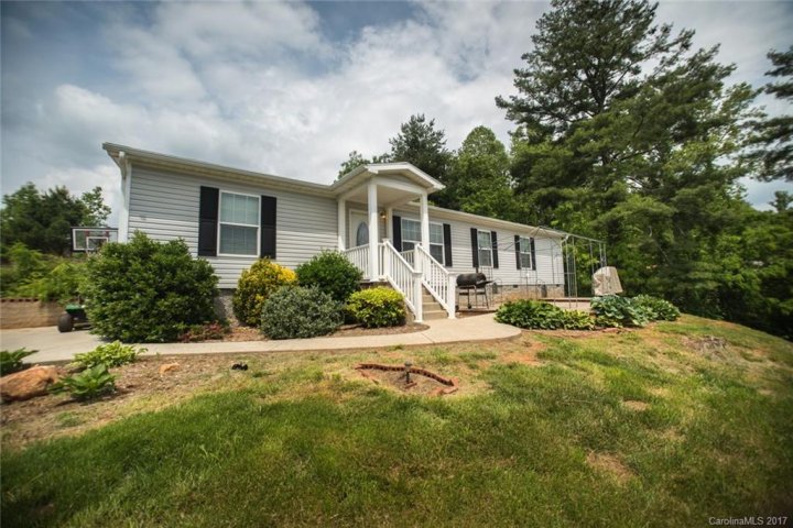 5 Haden Drive sold home in One Oak Estates, Leicester, NC