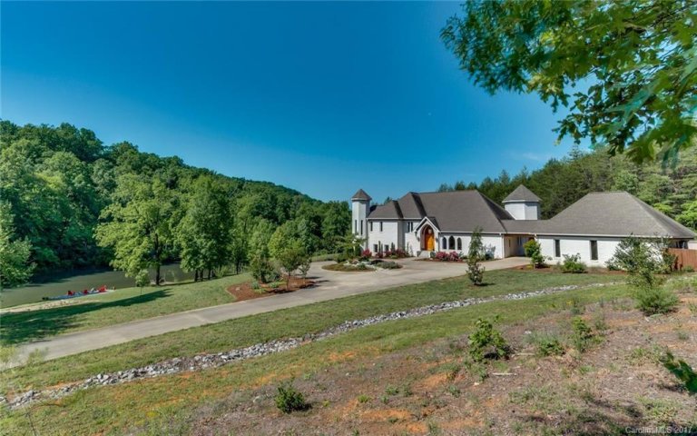 300 Springhill Drive sold home in Spring Hill Farms, Rutherfordton, NC