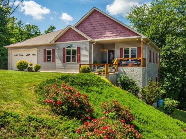 23 Briar Ridge Drive sold home in Briar Ridge, Fairview, NC