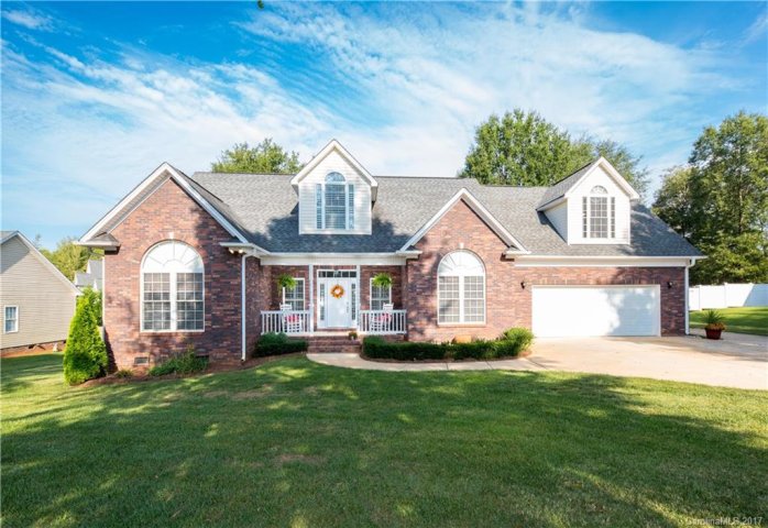 1524 Garrett Landen Drive sold home in Garretts Landing, Clover, SC