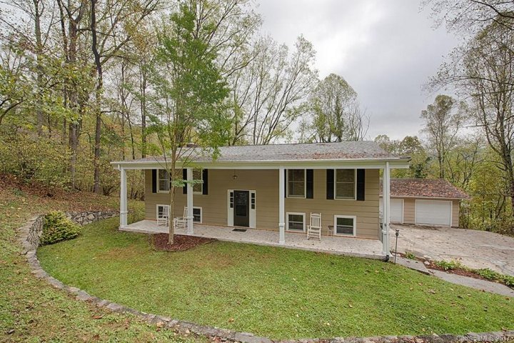 52 Mountain View Drive sold home in Sulphur Springs Park, Waynesville, NC