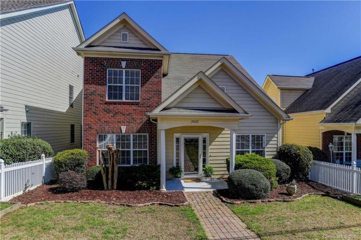 21032 Torrence Chapel Road sold home in Harrogate at the Lake, Cornelius, NC