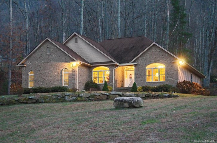 435 Old Gait Drive sold home in Valley View Farms, Hendersonville, NC
