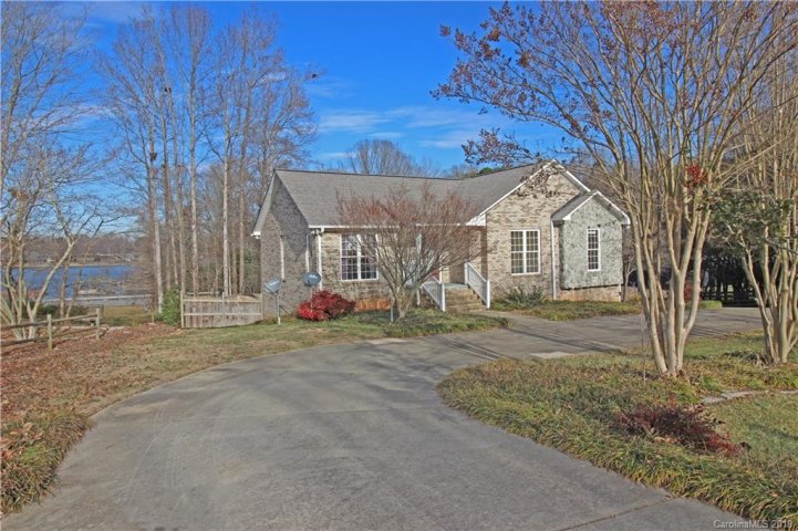 4288 Harbor Lane sold home in Colony Harbor, Sherrills Ford, NC