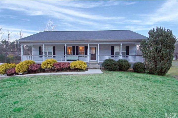 1560 Fairway Acres Road sold home in Fairway Acres, Lenoir, NC