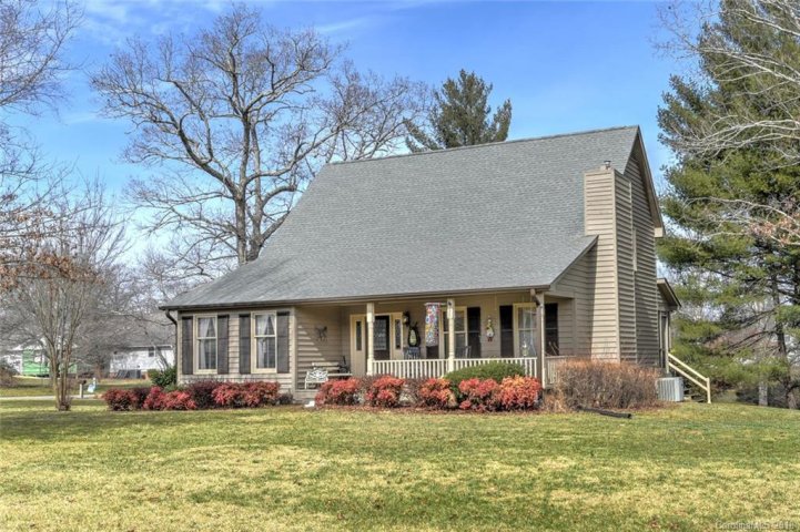 4 Amber Drive sold home in Bannerwood, Horse Shoe, NC