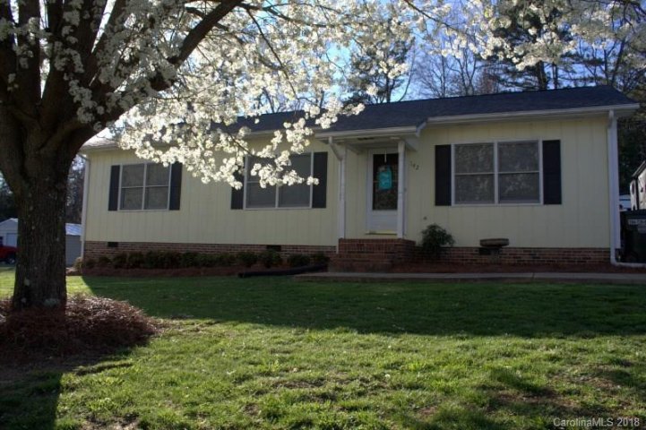 142 Mountain Meadows Drive sold home in Mountain Meadows, Bessemer City, NC