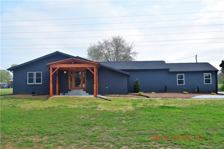 911 Honeysuckle Drive sold home in Oak Springs, Shelby, NC