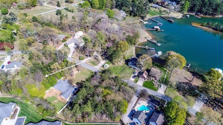 7 Normandy Road sold home in Shady Grove Park, Denver, NC