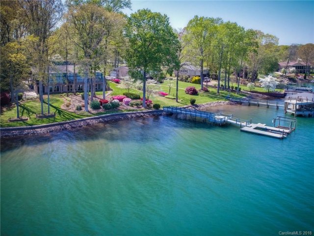7995 Holly Court sold home in Westport Peninsula, Denver, NC