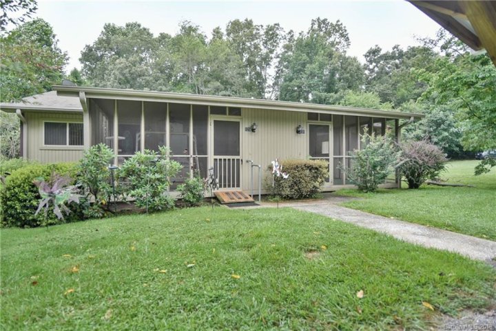 131 Freedom Road sold home in Floral Woods, Hendersonville, NC