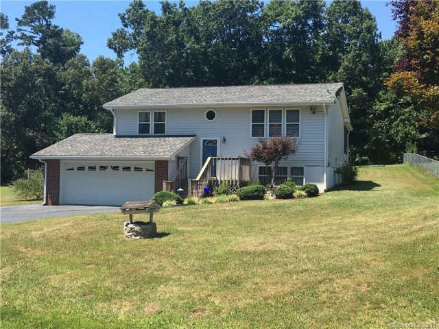 13 Spring Lake Drive sold home in Spring Lake, Fletcher, NC