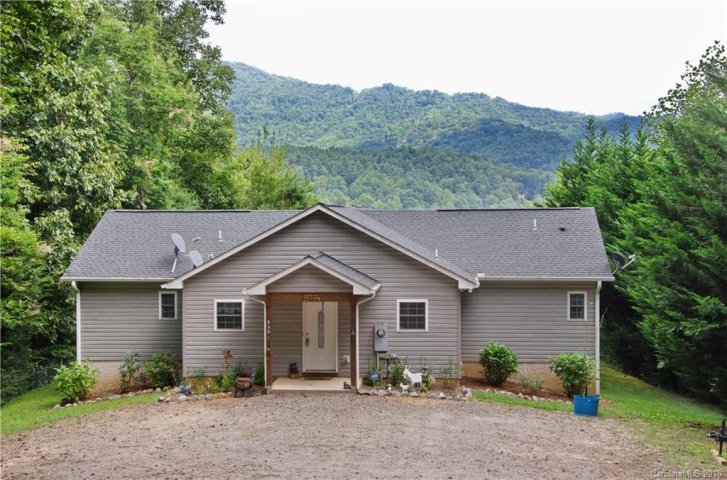 639 Rosalie Lane #10 & #12 sold home in The Rosalie, Waynesville, NC