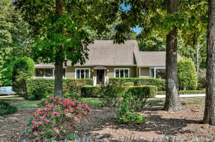 1964 Hickory Hills Drive sold home in Hickory Hills, Denver, NC