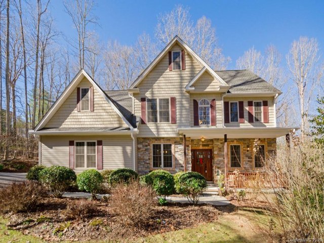 65 Ravenwood Lane sold home in Ravenwood Forest, Horse Shoe, NC