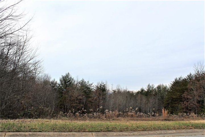 603 Foxridge Court sold home in Stonecroft Estates, Lenoir, NC