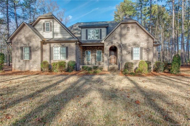 2930 Lake Front Drive sold home in The Peninsula At Bayshore, Belmont, NC