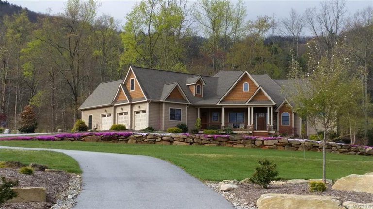 202 Saddle Club Lane sold home in Valley View Farms, Hendersonville, NC