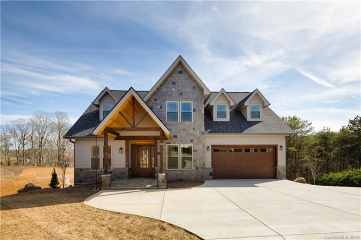 68 Mountain Shadows Drive sold home in Mountain Shadows, Leicester, NC