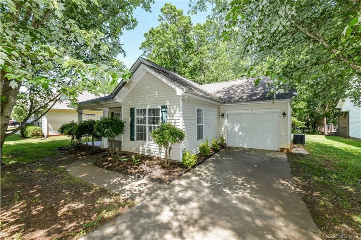 13506 Glencreek Lane sold home in Glenwyck, Huntersville, NC