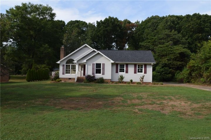 8535 Graham Road sold home in Hickory Hills, Denver, NC