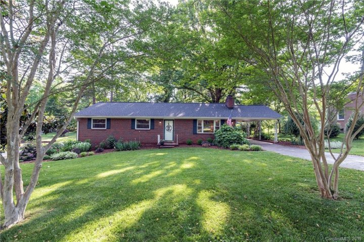 3850 Little Brook Drive sold home in Meadowbrook, Clemmons, NC