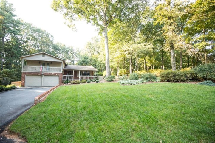 71 Forest Acres Lane sold home in Forest Acres, Taylorsville, NC