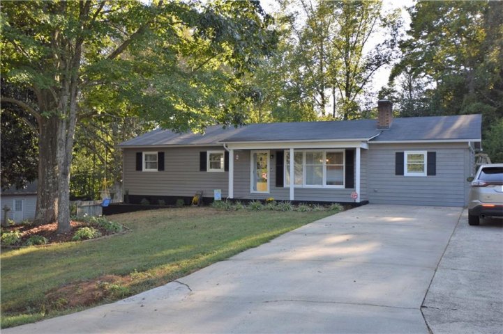 3471 Yorkland Drive sold home in Tanglewood, Hickory, NC