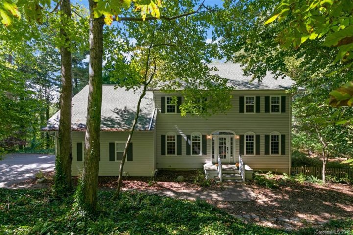 2 Sunset Walk sold home in Hills Of Beaverdam, Asheville, NC