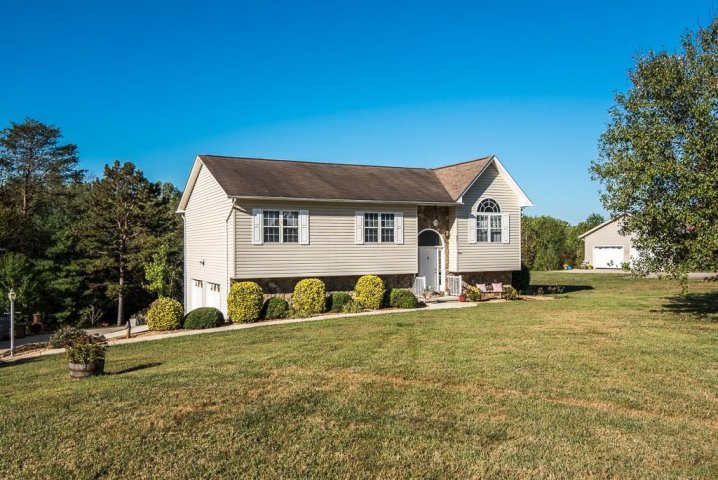 457 Meadowridge Drive sold home in Meadowridge Acres, Taylorsville, NC