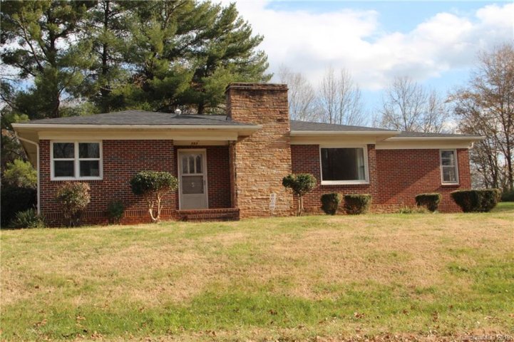 737 8th Street sold home in Abernethy Park, Hickory, NC