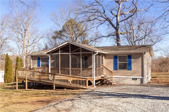 403 Doliver Drive sold home in The Meadows, Horse Shoe, NC