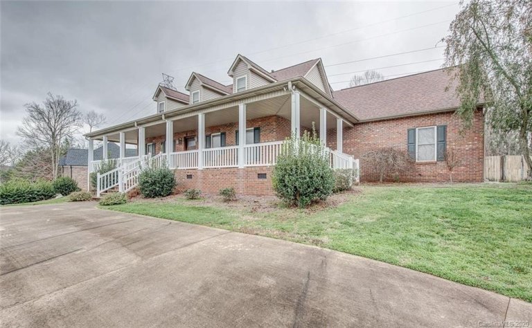 2225 Lake Ridge Drive sold home in Lake Ridge at Pinsto Forest, Belmont, NC