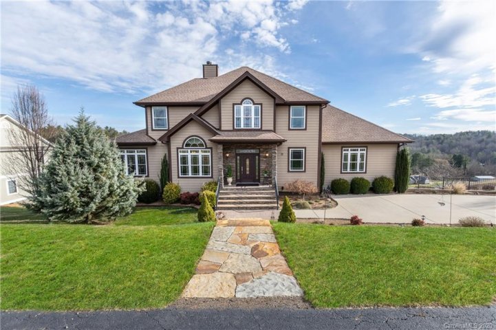 71 Big Sky Drive sold home in Red Oak Plantation, Leicester, NC