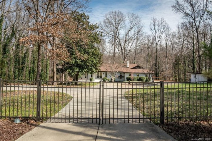 4417 Bellwood Lane sold home in Bellwood, Charlotte, NC