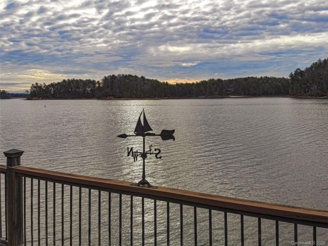 1009 Lake Club Drive sold home in Lakeview Pointe, Nebo, NC