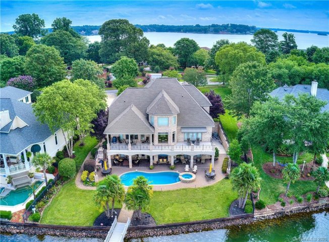3475 Governors Island Drive sold home in Governors Island, Denver, NC