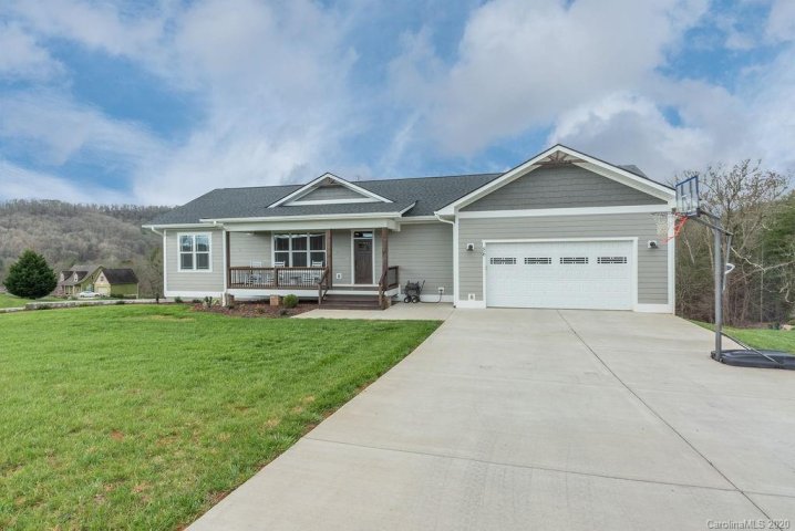 86 Big Sky Drive sold home in Red Oak Plantation, Leicester, NC