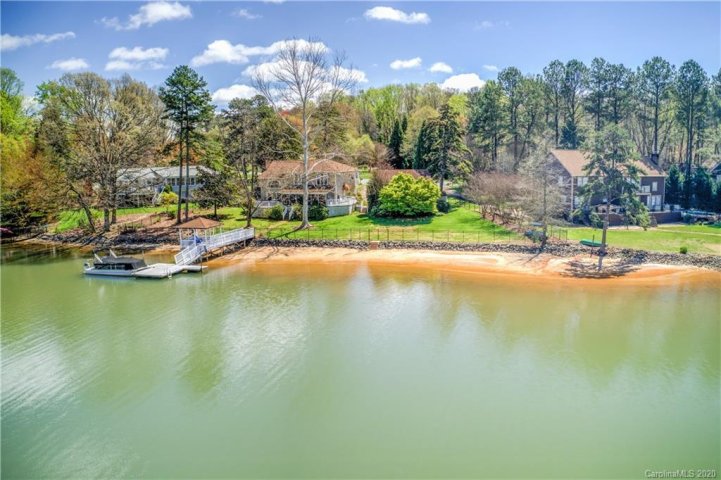 19309 Yachtman Drive sold home in Yachtman Shores, Cornelius, NC