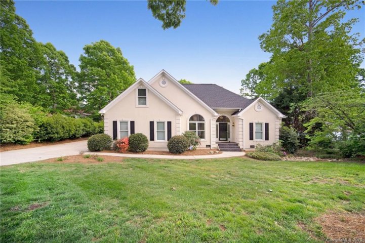 8122 Waterford Drive sold home in King Cove, Stanley, NC
